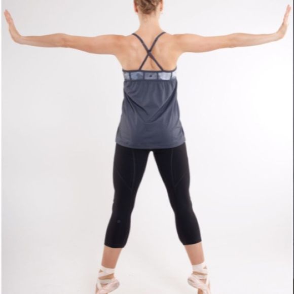Lululemon Rehearsal Tank
Black / White Coal Tinted Canvas Super - Picture 4 of 12